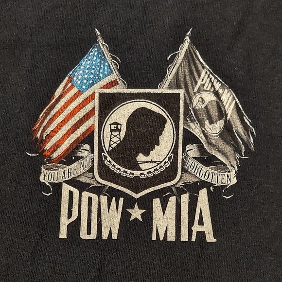 Graphic Shirt Mens Large Short Sleeve POW-MIA You Are Not Forgotten - Picture 3 of 6